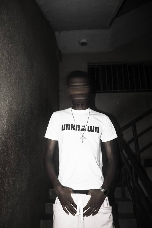 Unkn?wn known man tee 001